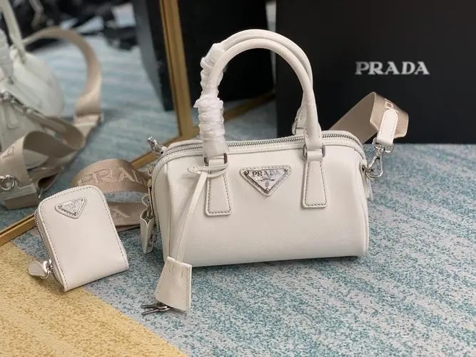 包包回收，普拉達包包回收