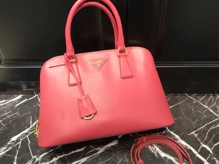 包包回收，普拉達包包回收