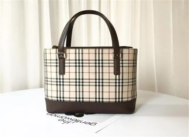 巴寶莉包包回收，成都典當行，包包回收價格