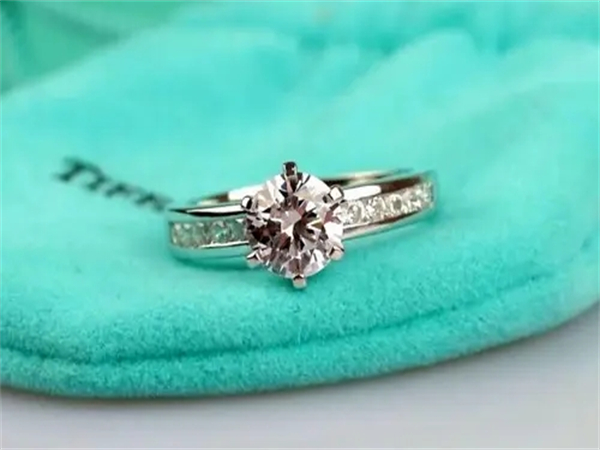 蒂芙尼鉆石，鉆石回收，成都典當(dāng)行