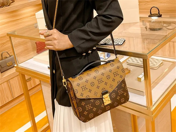 郵差包二手價格，LV包包回收，包包回收價格